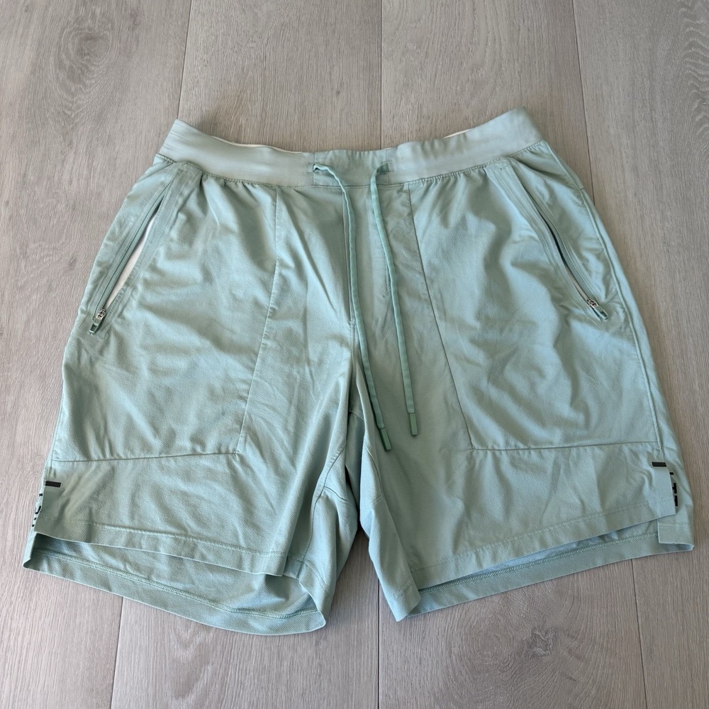 Lululemon License to Train Shorts 7" Mens L Large Mint Green Linerless